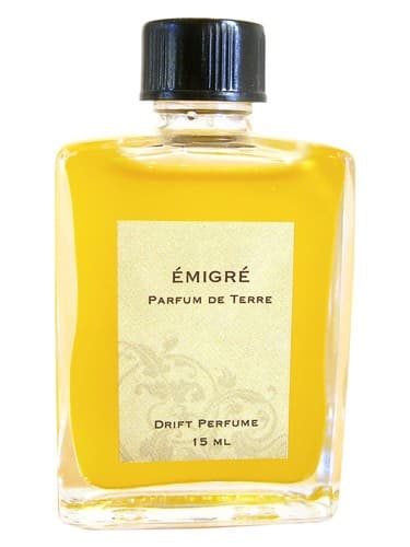 Emigre - مهاجر