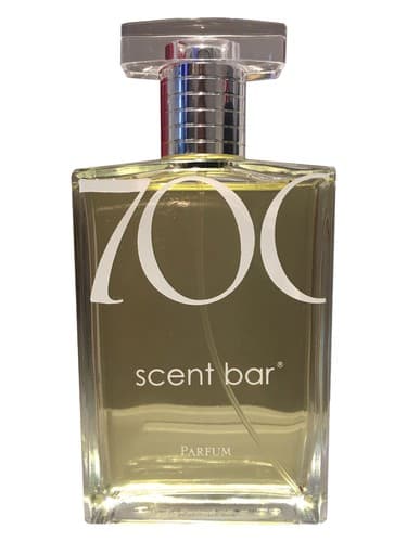 700